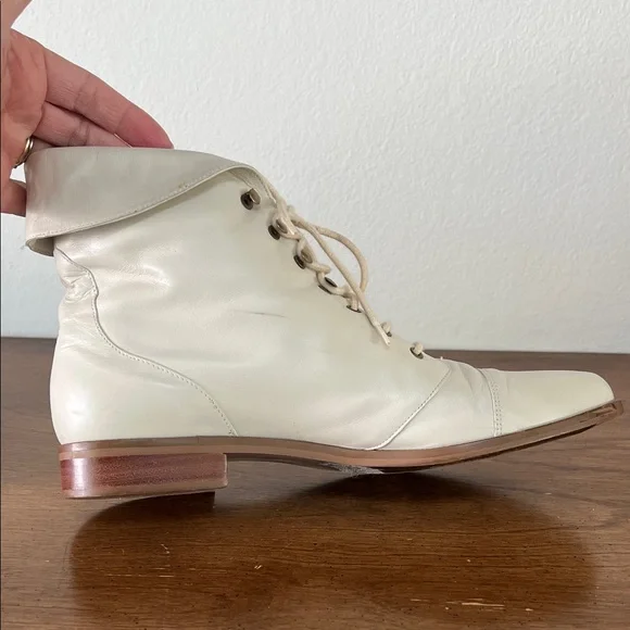 Nine West vintage women's Cream Lace-Up Ankle Boots - Picture 7 of 15